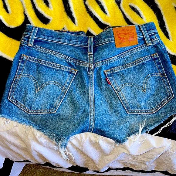 Levi’s Jean Shorts - Picture 2 of 4
